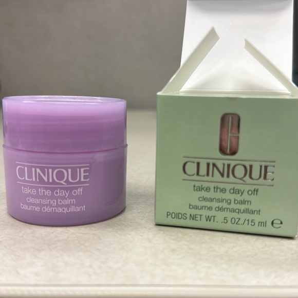 Take The Day Off™ Cleansing Balm - Picture 1 of 4